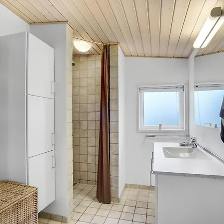 Roslev With A Fireplace 01 בית נופש