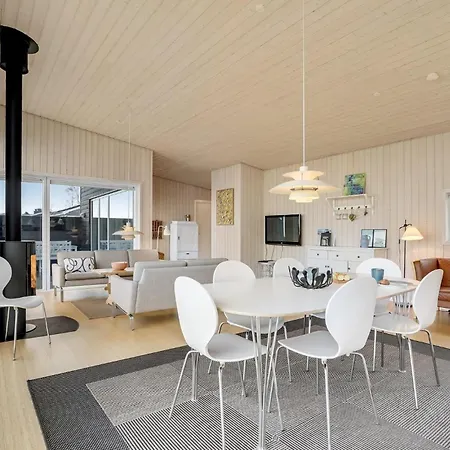 In Roslev With House Sea View Oster Lyby
